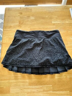 Lululemon skort size 4